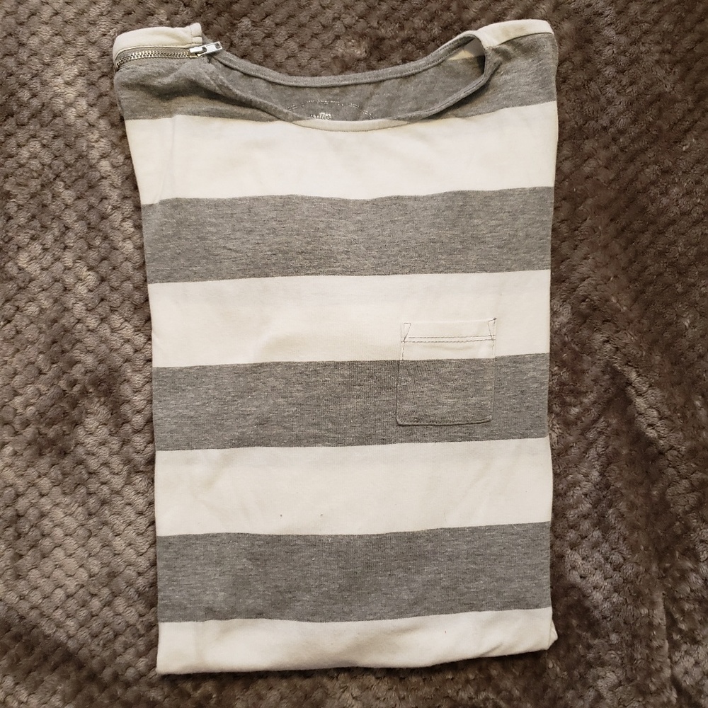 Poof! Stripped quarter sleeve top